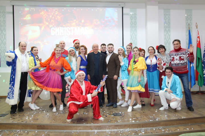 В ОАО «МИНСК КРИСТАЛЛ» прошел новогодний концерт