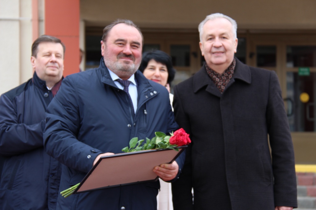 МИНСК КРИСТАЛЛ занесен на Доску почета Ленинского района г.Минска за выдающиеся достижения во внешнеэкономической деятельности