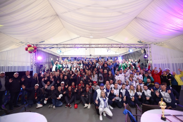 С ПОБЕДОЙ МИНСК КРИСТАЛЛ!