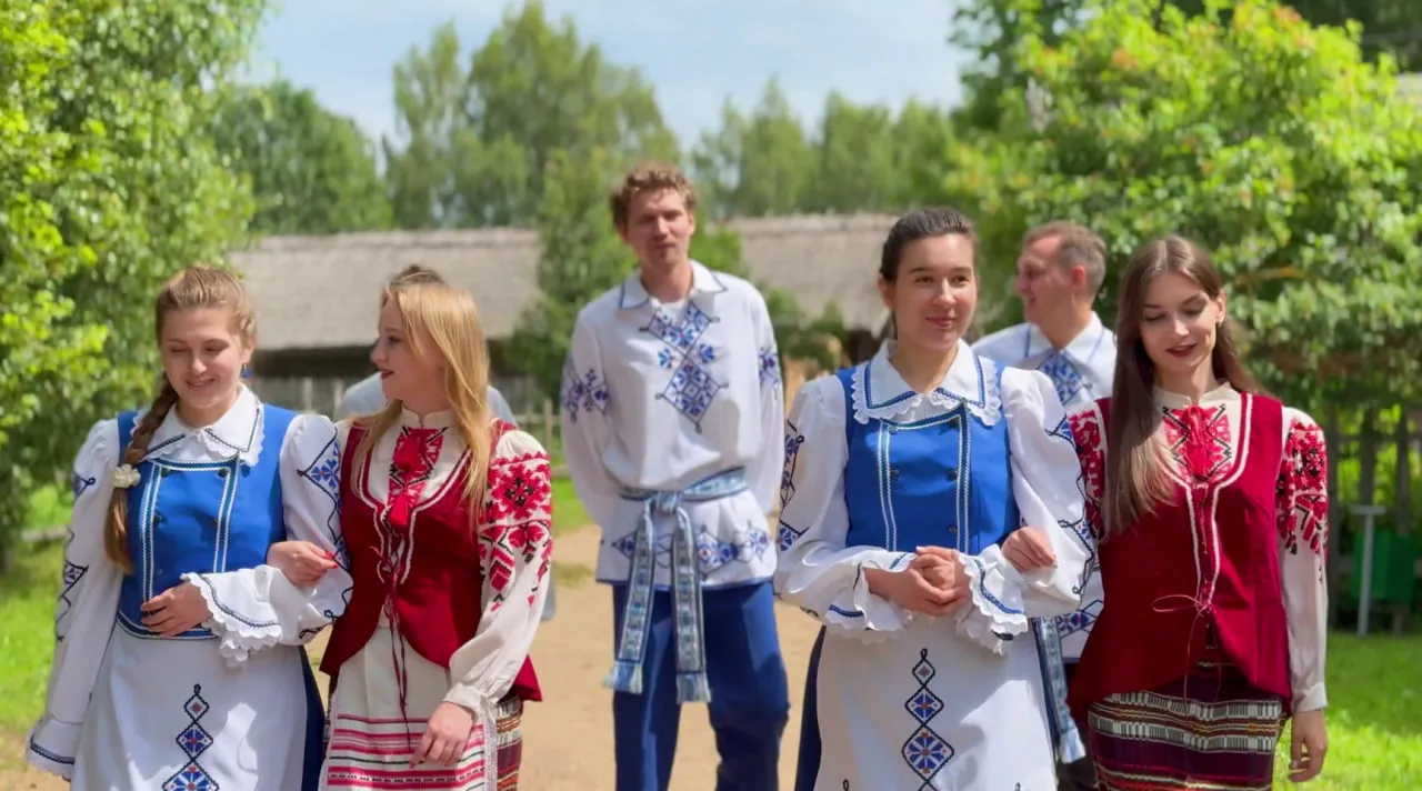 МИНСК КРИСТАЛЛ принимает участие во флешмобе "Digital-дзень Беларусі" — покажи свою страну в соцсетях!