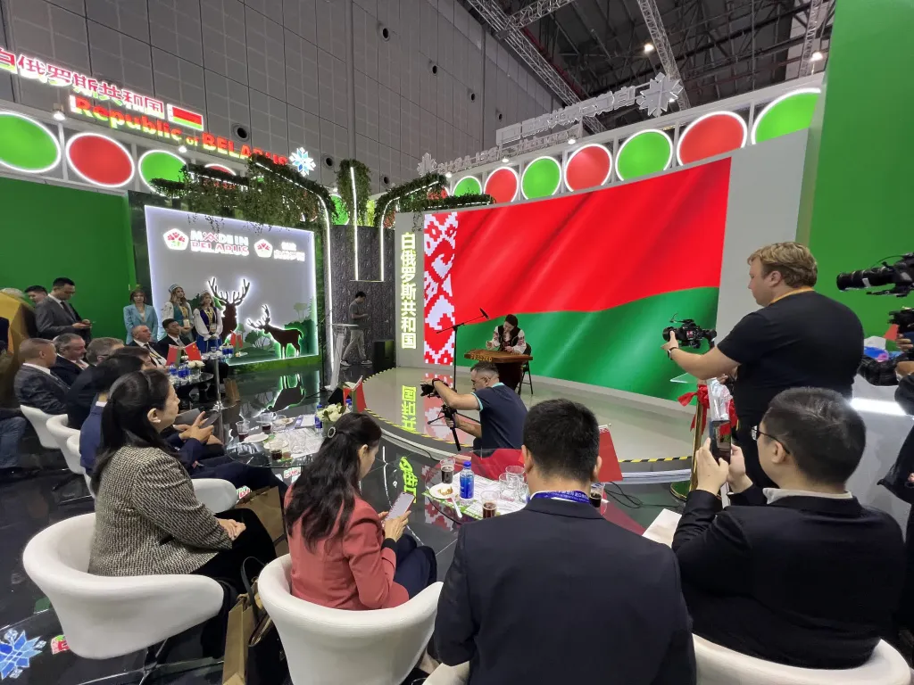 Холдинг МИНСК КРИСТАЛЛ ГРУПП на Китайской международной выставке импорта 2025 в Шанхае